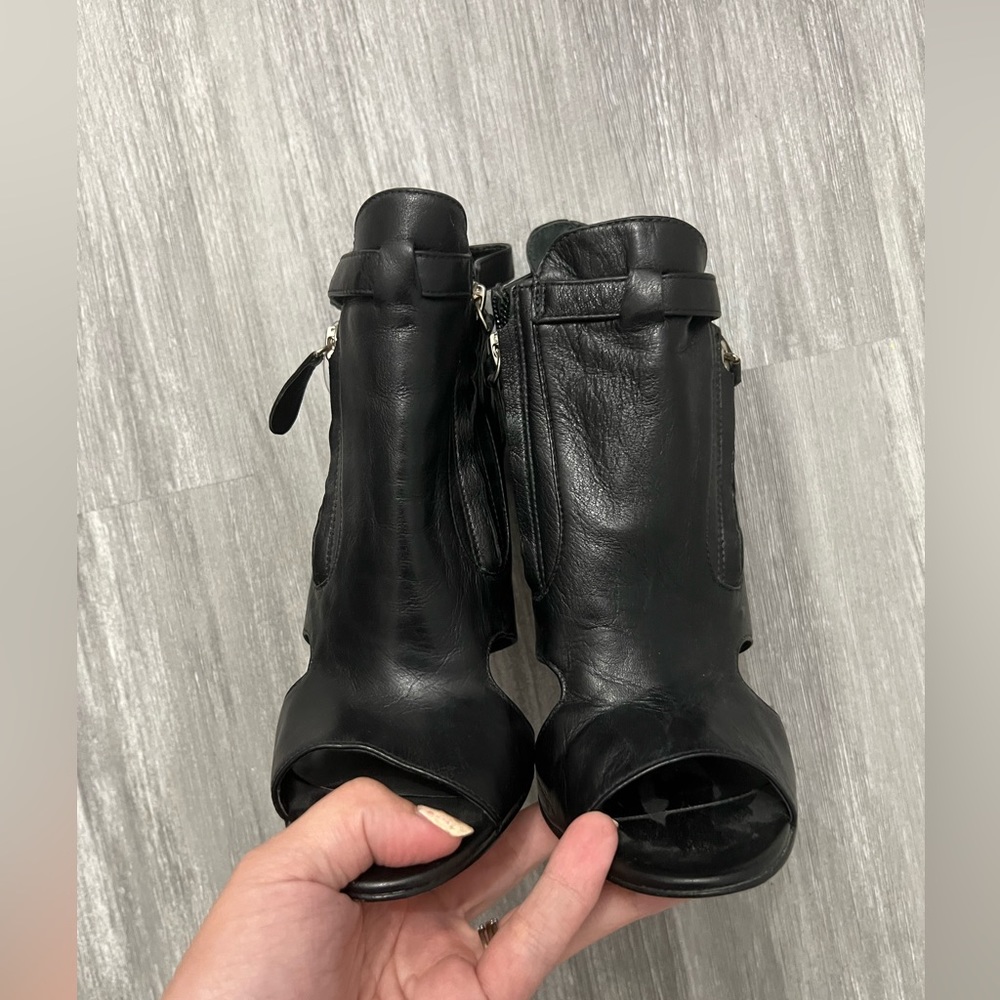 Steven booties‎
